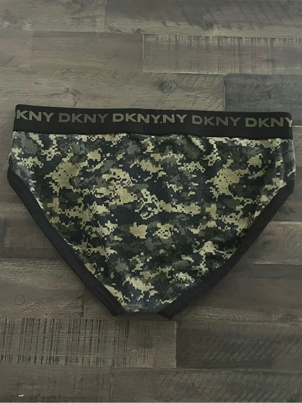 RARE DKNY COTTON STRETCH CAMO BRIEFS